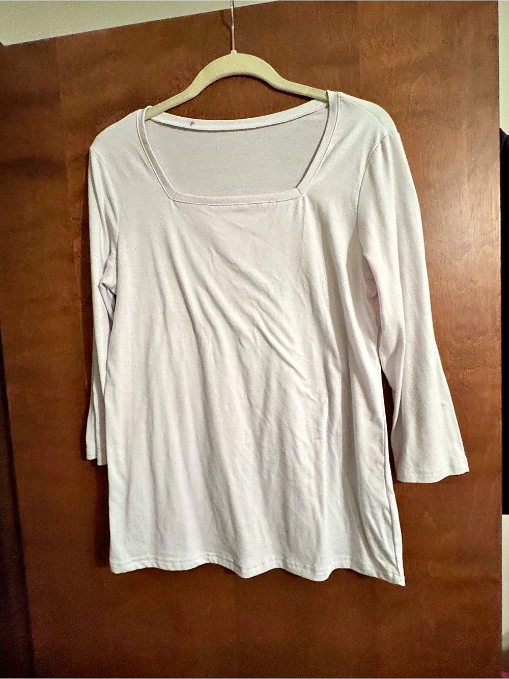 Long Sleeve Scoop Neck in White Size Medium Like New